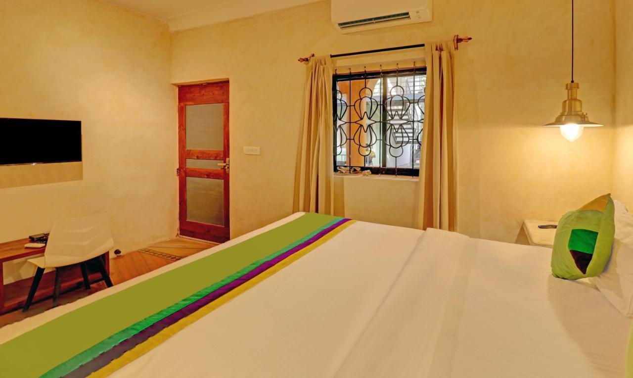 Treebo Morjim Banyan Resort Luaran gambar