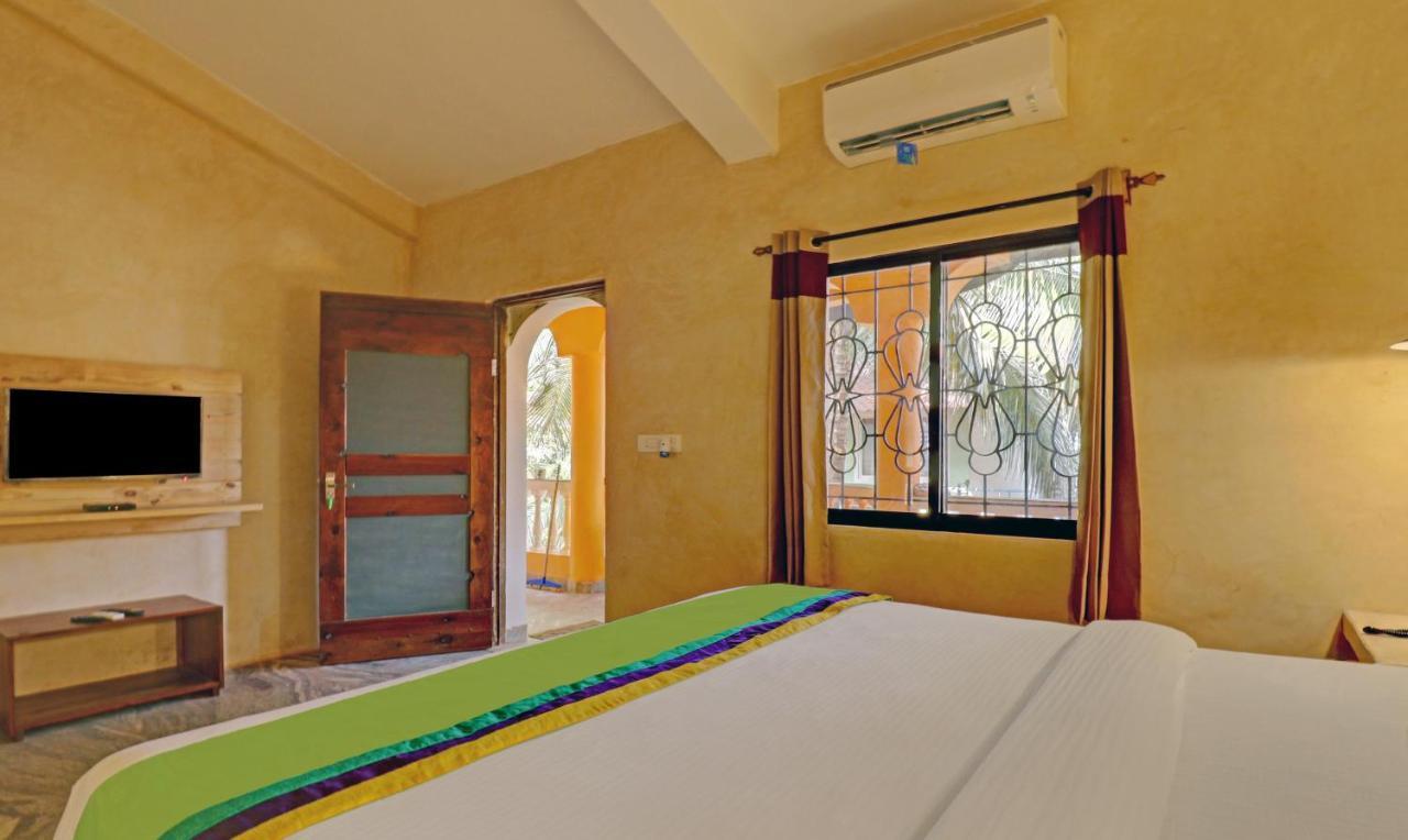 Treebo Morjim Banyan Resort Luaran gambar