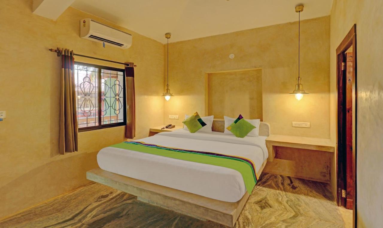 Treebo Morjim Banyan Resort Luaran gambar