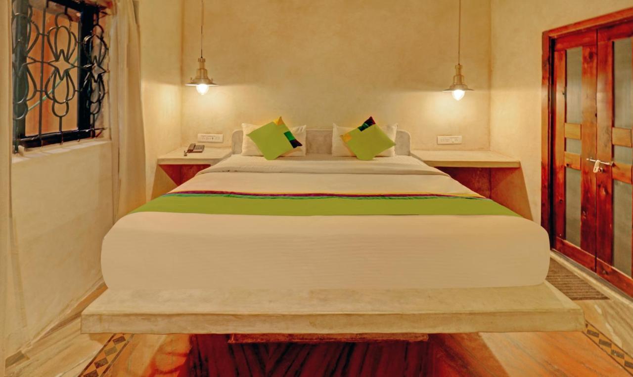 Treebo Morjim Banyan Resort Luaran gambar