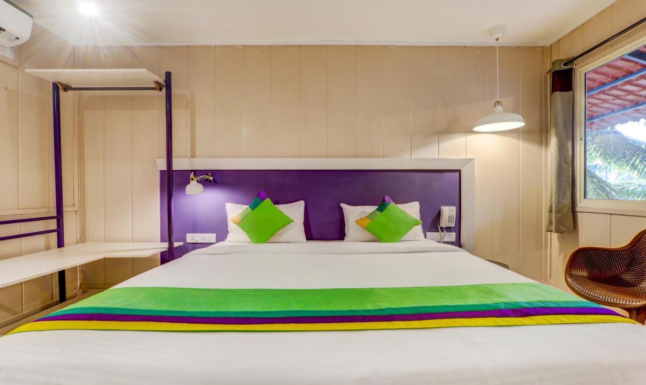 Treebo Morjim Banyan Resort Luaran gambar